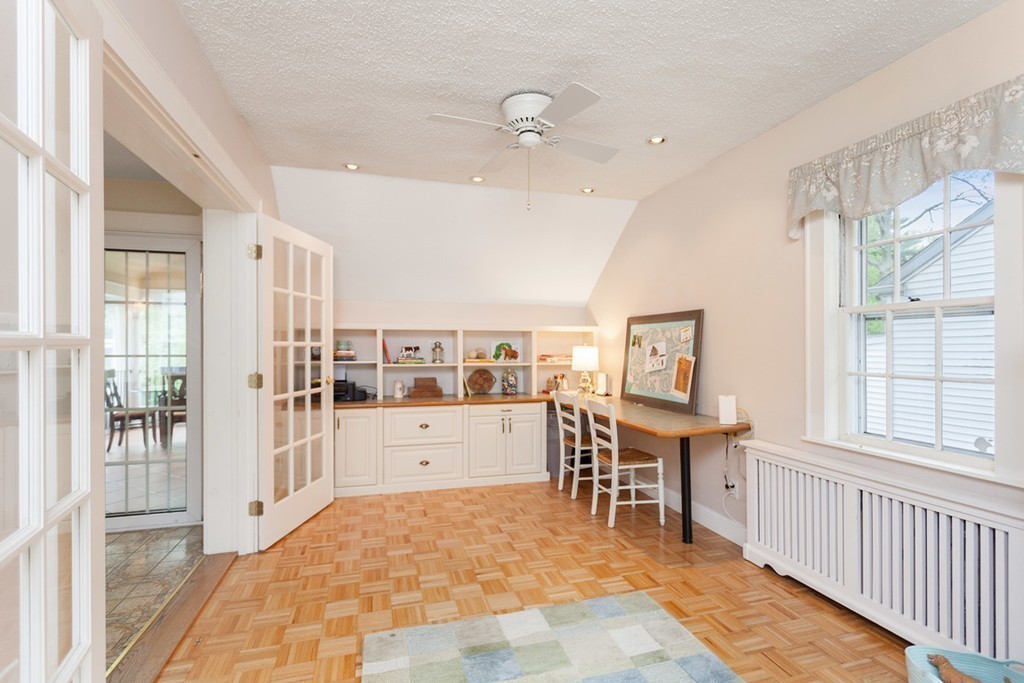 1050 Brook Road Milton, MA 02186 - Photo 8 of 30