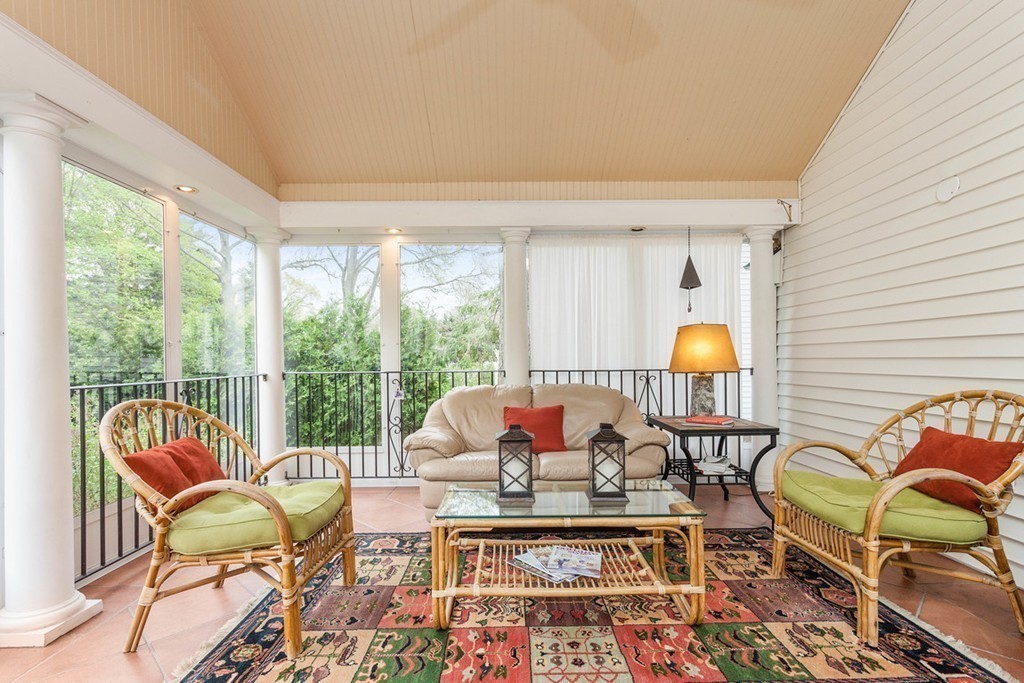 1050 Brook Road Milton, MA 02186 - Photo 10 of 30