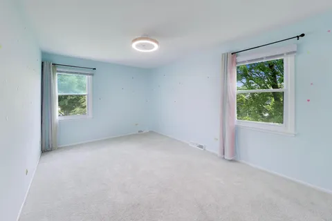 $649,000 | 8 Hampton Court, Mundelein, IL 60060