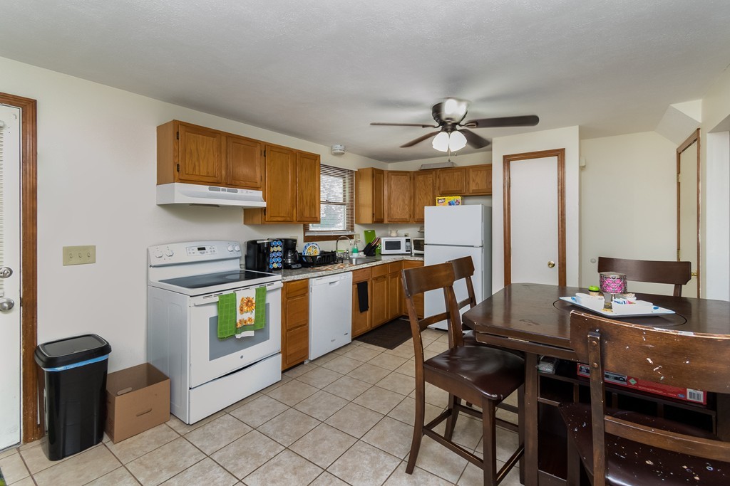 129-131 Darling Street Springfield, MA 01151 - Photo 18 of 25