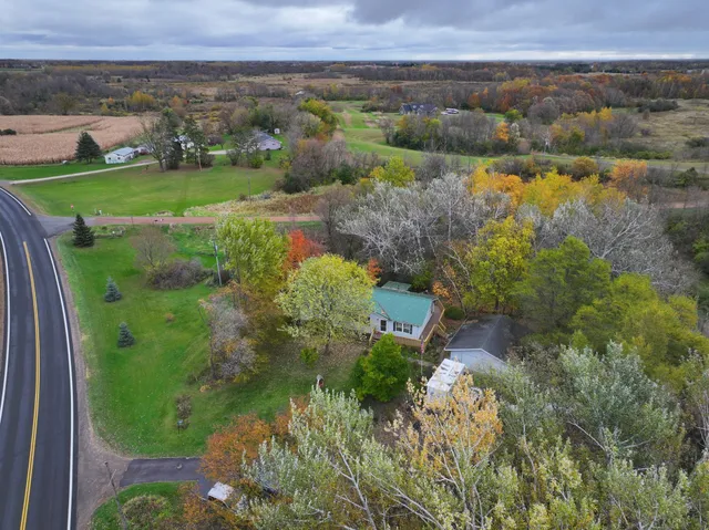 $359,900 | 1727 North Lake Drive West, Braham, MN 55006
