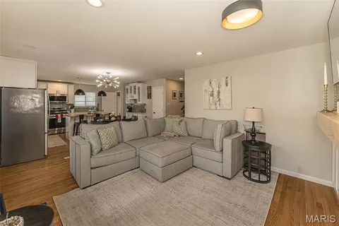 $425,000 | 7032 Lansdowne Avenue, St. Louis, MO 63109