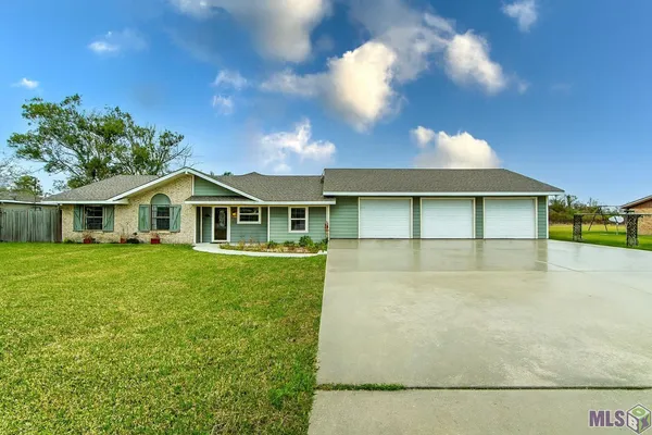 $240,000 | 262 Leblanc Drive, Lockport, LA 70374