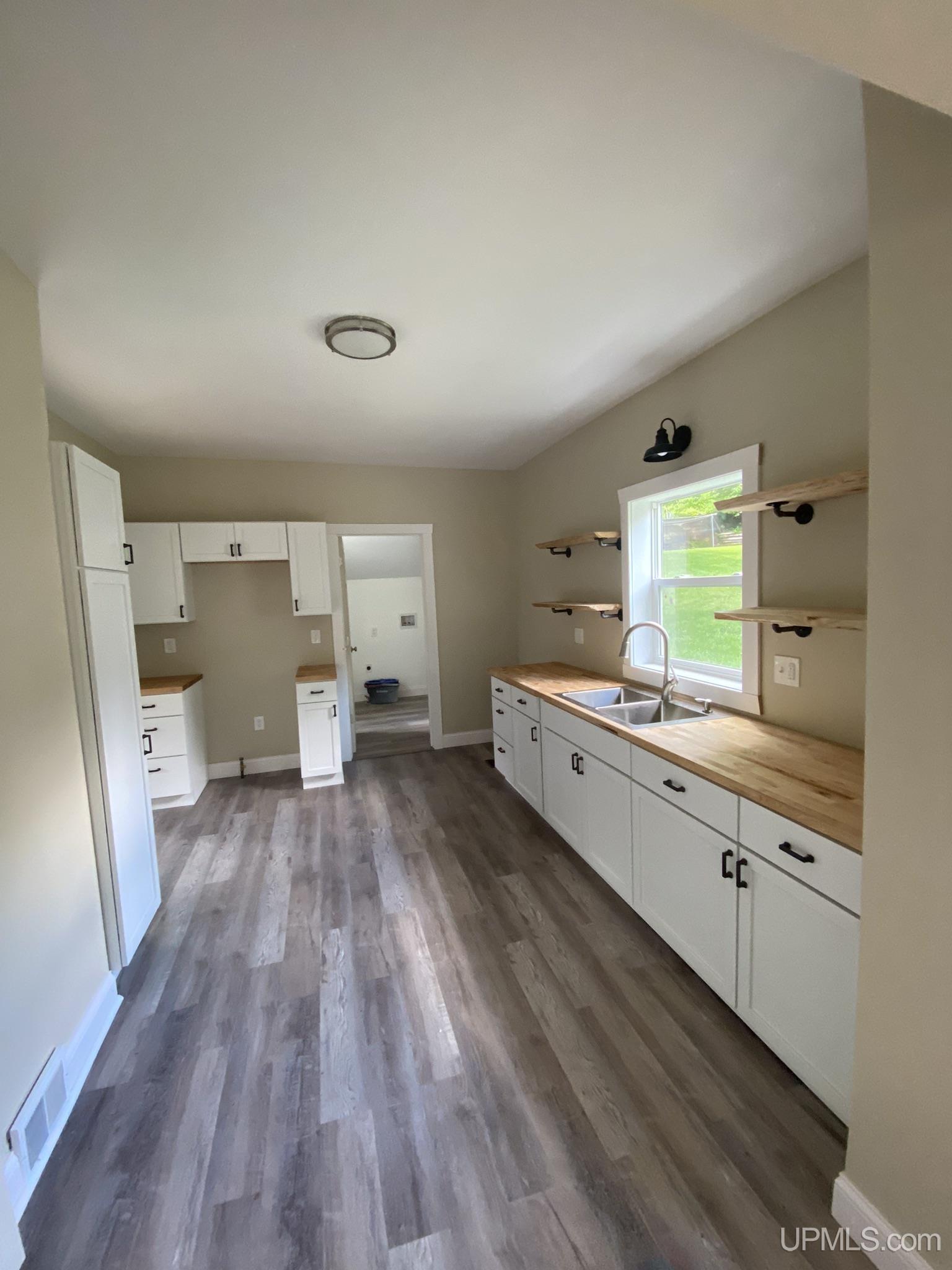 1072 Prospect Street Niagara, WI 54151 - Photo 4 of 8 Gallery Image 4