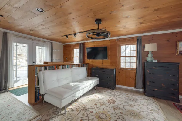 $359,000 | 1042 Main Street, Sunapee, NH 03782