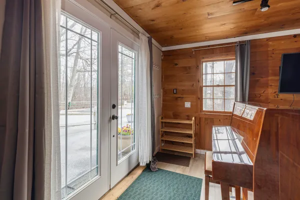 $359,000 | 1042 Main Street, Sunapee, NH 03782
