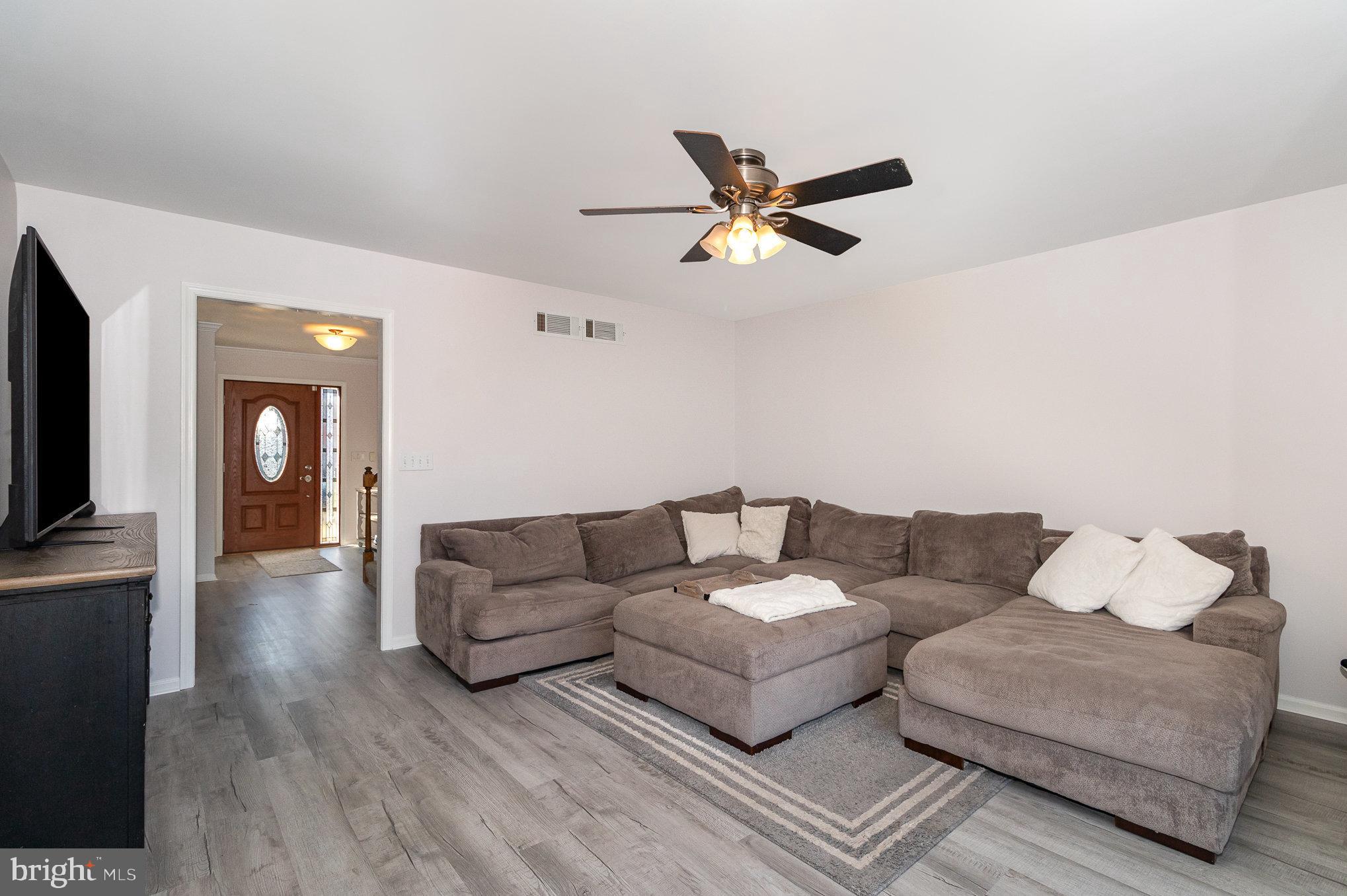 17 Raspberry Drive Mechanicsburg, PA 17050 - Photo 5 of 39 Gallery Image 5