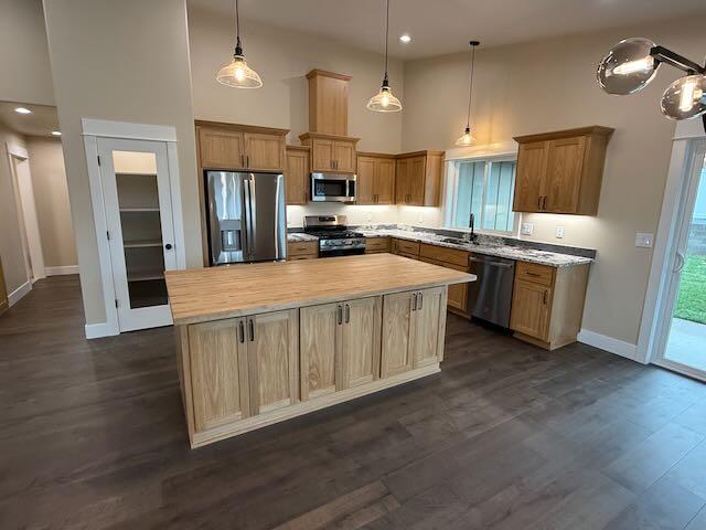 195 Southwest Rock Gulch Road Grants Pass, OR 97527 - Photo 6 of 28