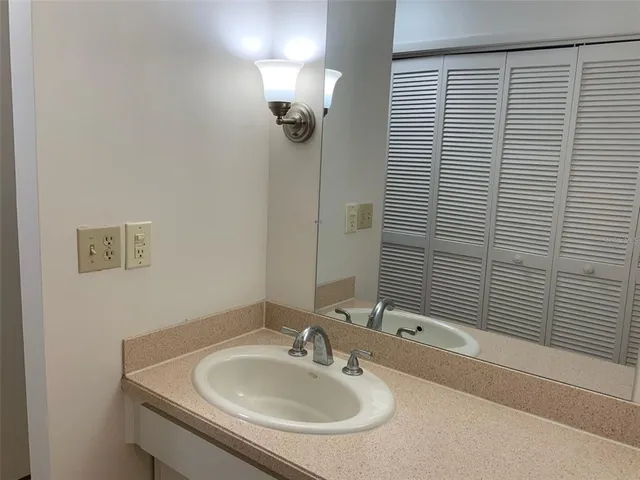 $2,400 | 150 Dale Place, Oldsmar, FL 34677