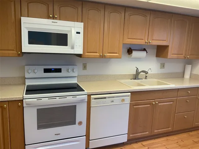 $2,400 | 150 Dale Place, Oldsmar, FL 34677