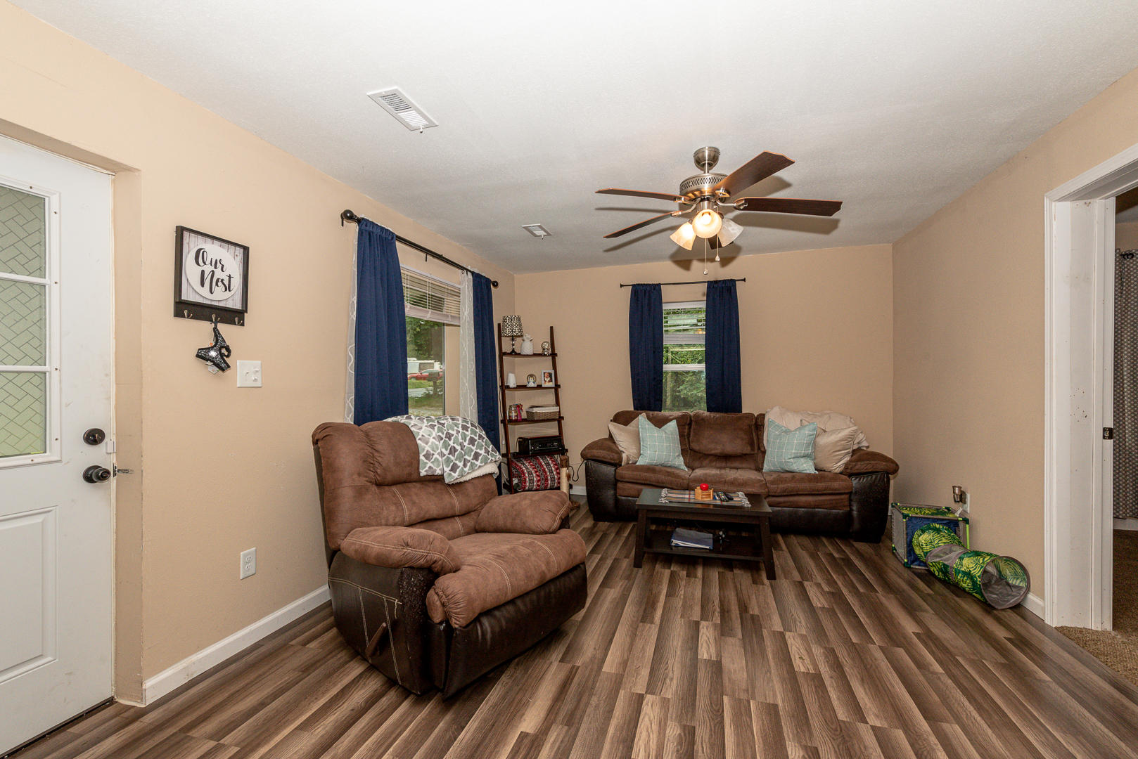 502 Ridge Road Maryville, TN 37803 - Photo 5 of 17 Living Room