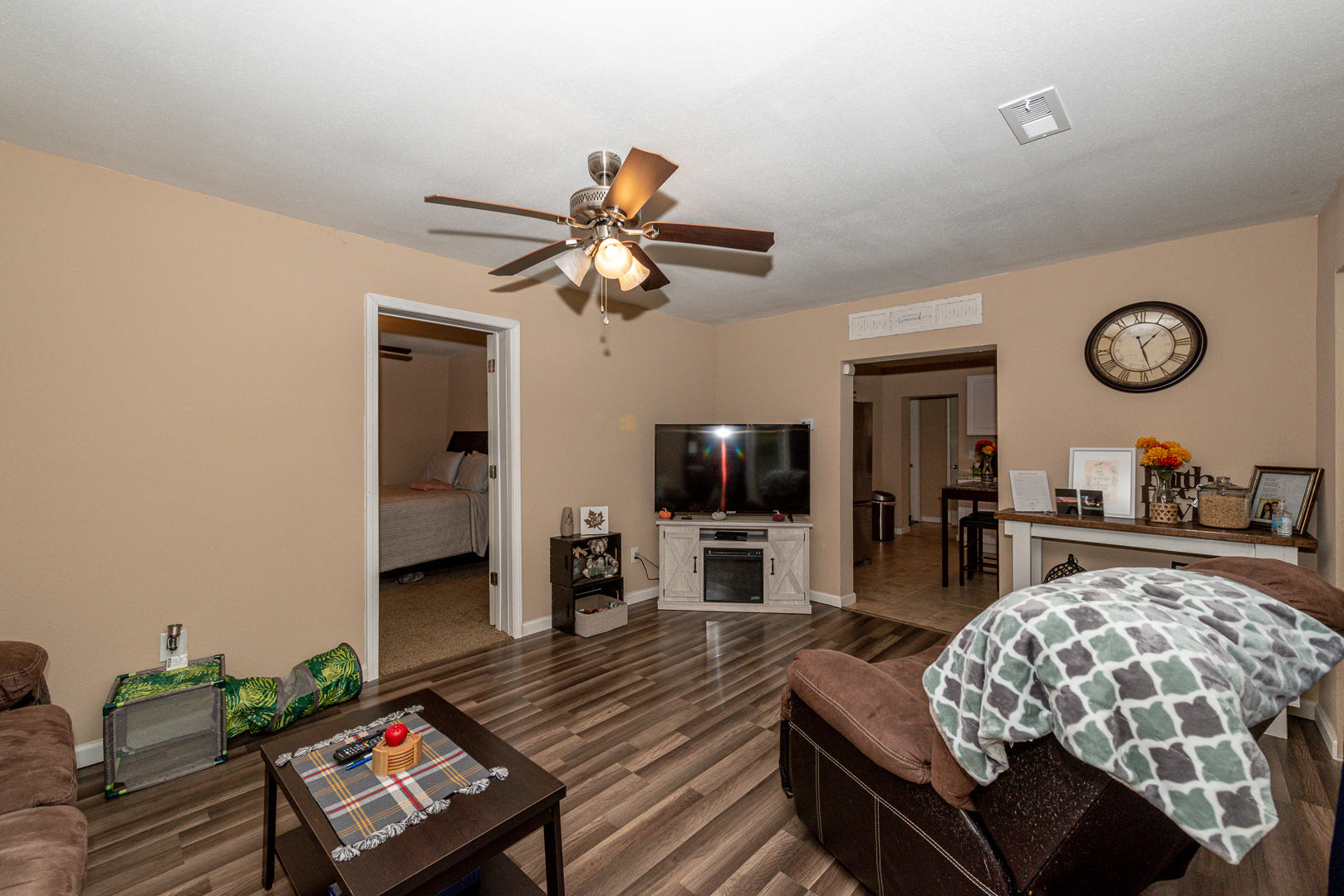 502 Ridge Road Maryville, TN 37803 - Photo 6 of 17 Living Room