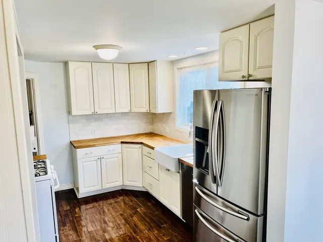 a view of a living room