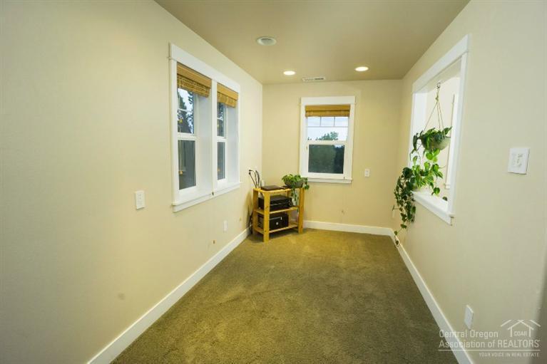 25295 Dodds Road Bend, OR 97701 - Photo 18 of 25 Additional Photo