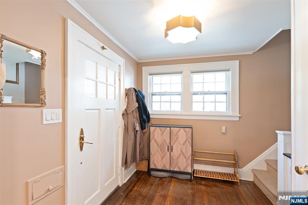 529 Wyndham Road Teaneck, NJ 07666 - Photo 9 of 30