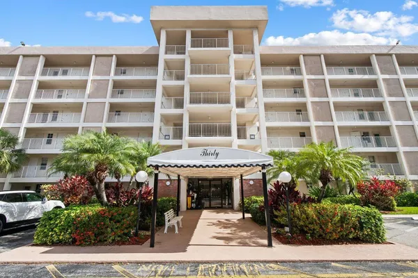 $1,800 | 2851 South Palm Aire Drive, Unit 107, Pompano Beach, FL 33069