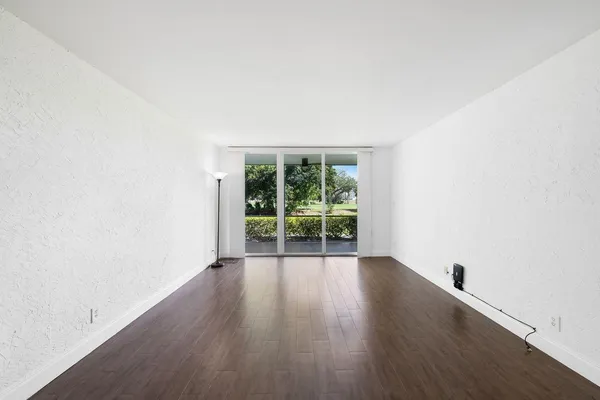 $1,800 | 2851 South Palm Aire Drive, Unit 107, Pompano Beach, FL 33069