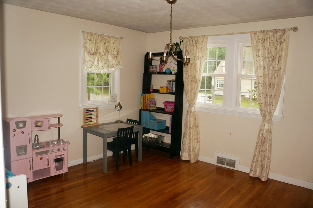 5 Anthony Road North Reading, MA 01864 - Photo 9 of 18 Gallery Image 9