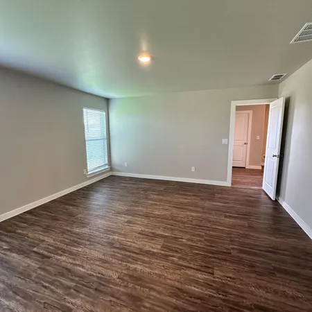 $1,700 | 2059 Kenwood Avenue, Lubbock, TX 79407