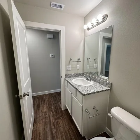 $1,700 | 2059 Kenwood Avenue, Lubbock, TX 79407