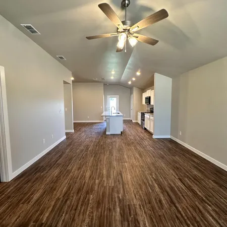 $1,700 | 2059 Kenwood Avenue, Lubbock, TX 79407