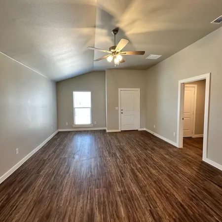 $1,700 | 2059 Kenwood Avenue, Lubbock, TX 79407