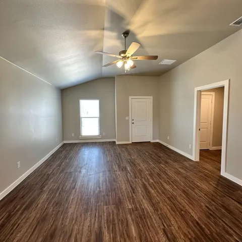 $1,700 | 2059 Kenwood Avenue, Lubbock, TX 79407