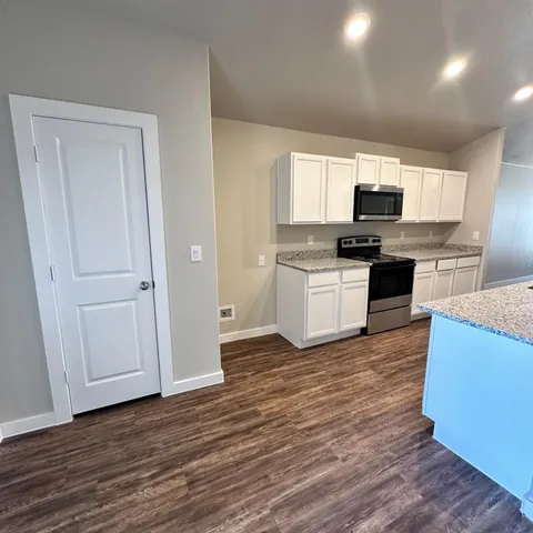 $1,700 | 2059 Kenwood Avenue, Lubbock, TX 79407