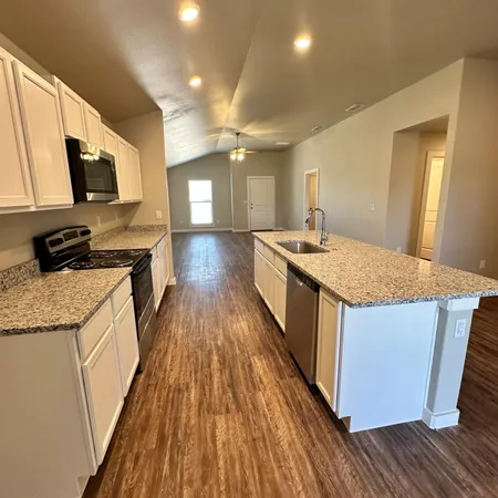 $1,700 | 2059 Kenwood Avenue, Lubbock, TX 79407