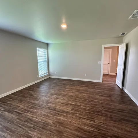$1,700 | 2059 Kenwood Avenue, Lubbock, TX 79407