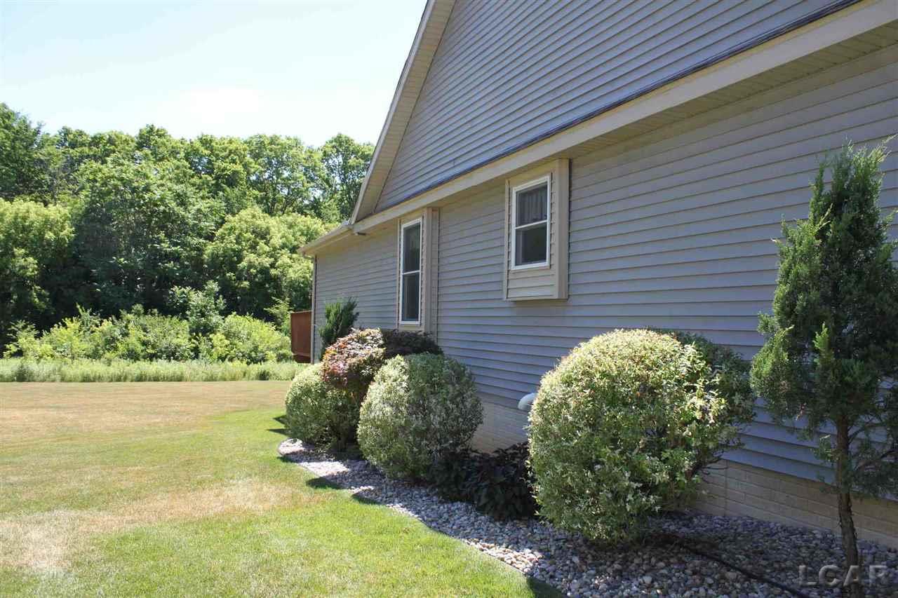 617 Ridge Lane Tecumseh, MI 49286 - Photo 2 of 34 31323544-1.JPG
