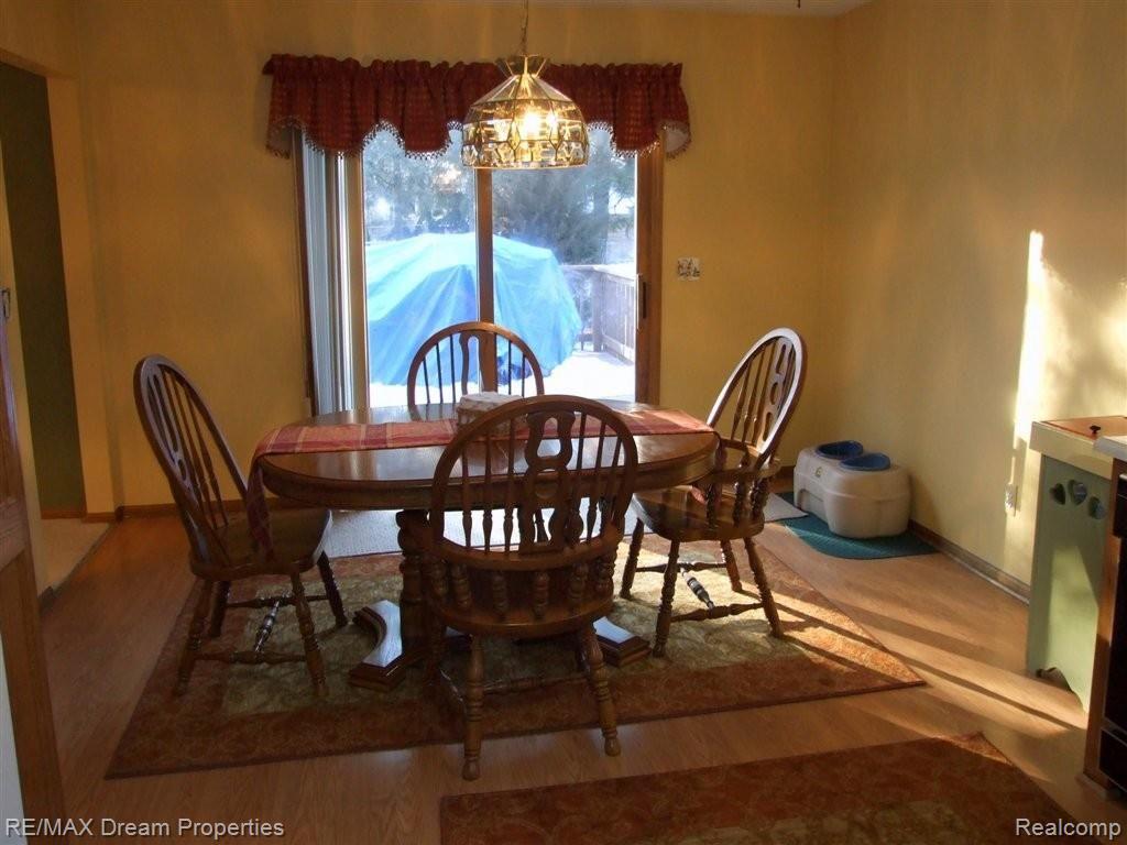 16023 Merriman Road Livonia, MI 48154 - Photo 5 of 25 Breakfast Area.JPG