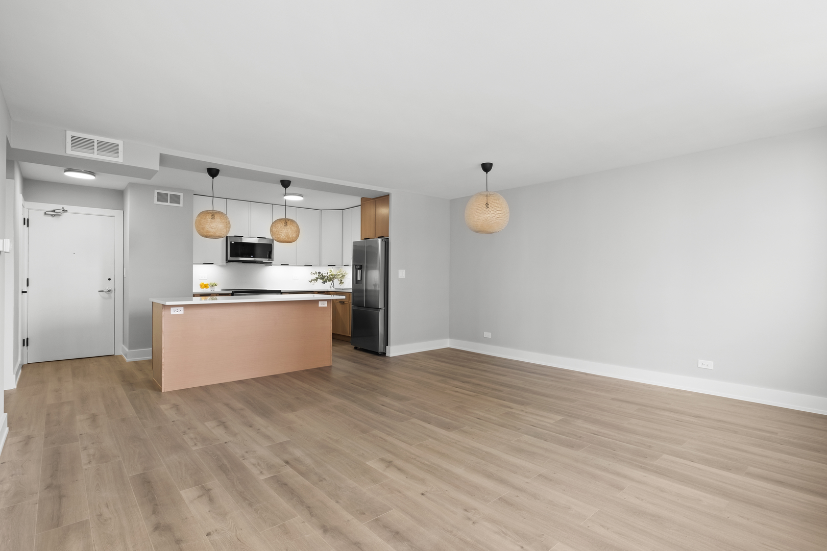 6301 North Sheridan Road, Unit 12C Chicago, IL 60660 - Photo 6 of 32