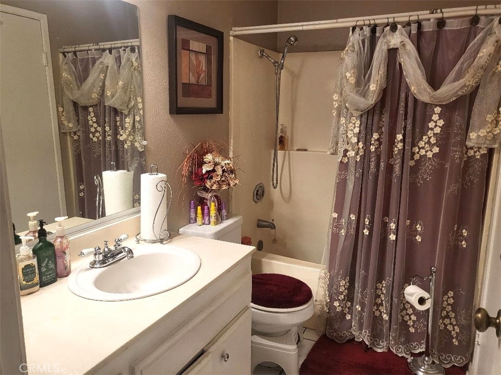 4543 Bodega Court Montclair, CA 91763 - Photo 8 of 11 Full service bath