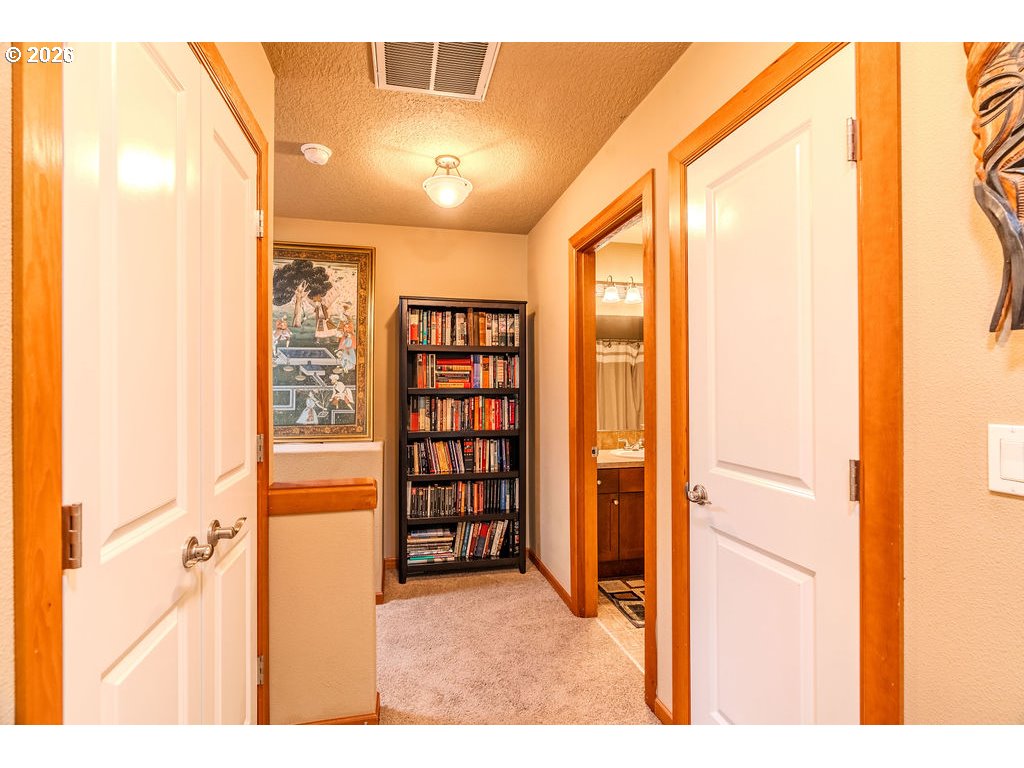 703 Southeast Anderson Lane Gresham, OR 97080 - Photo 27 of 33