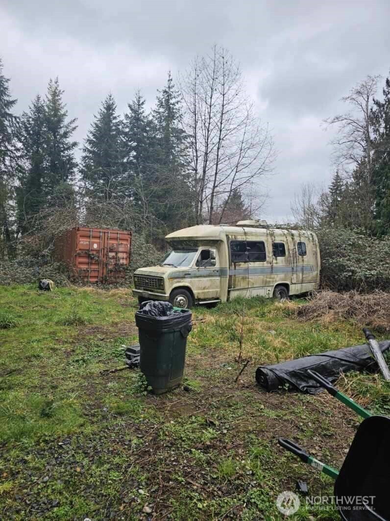 646 Jorgensen Road Onalaska, WA 98570 - Photo 13 of 14 a front view of a house with a garden