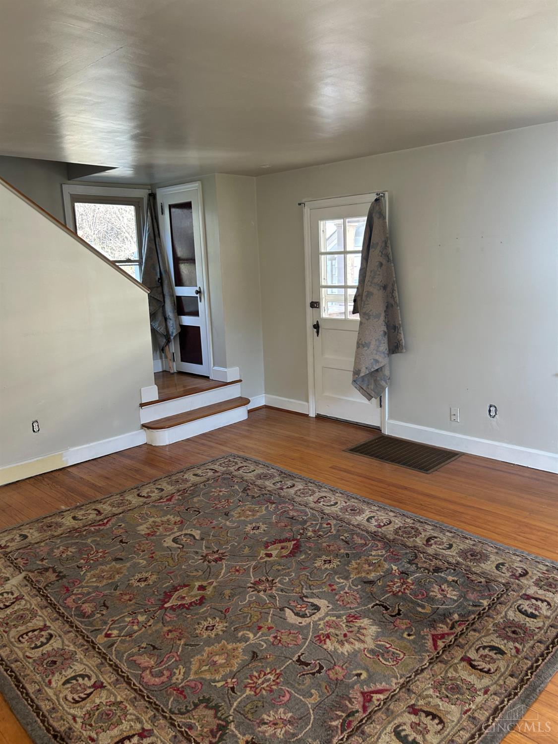 2187 Quebec Road Cincinnati, OH 45205 - Photo 2 of 13 Living Room