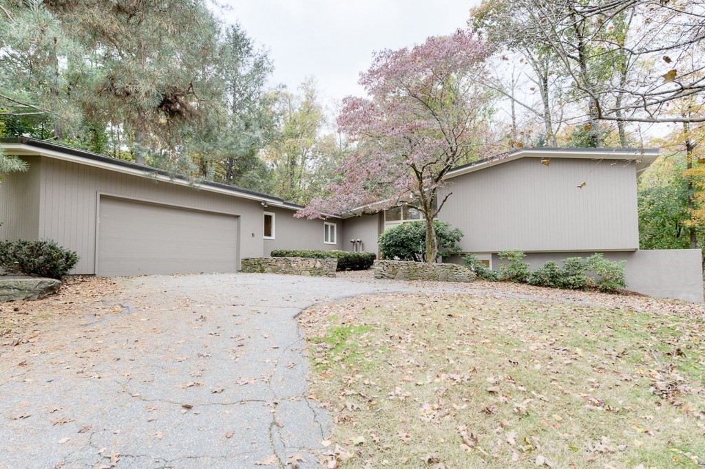 15 Meadowbrook Road Worcester, MA 01609 - Photo 1 of 42 Gallery Image 1
