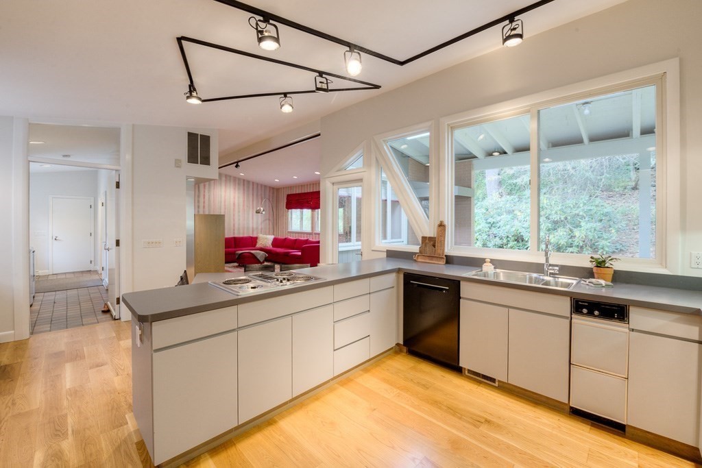 15 Meadowbrook Road Worcester, MA 01609 - Photo 21 of 42 Gallery Image 21
