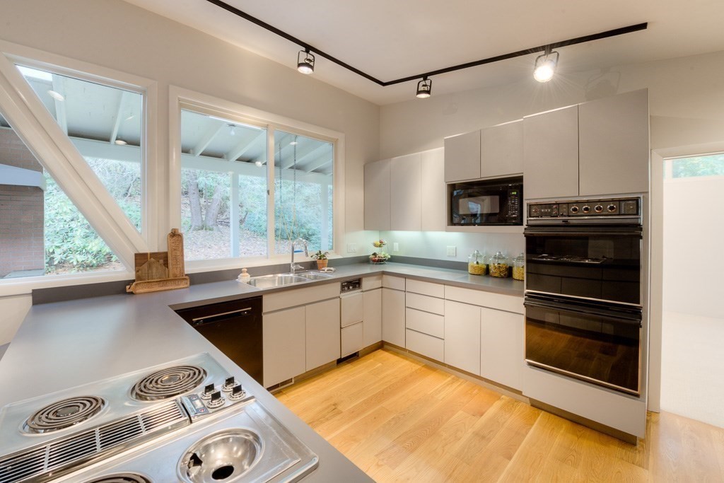 15 Meadowbrook Road Worcester, MA 01609 - Photo 24 of 42 Gallery Image 24