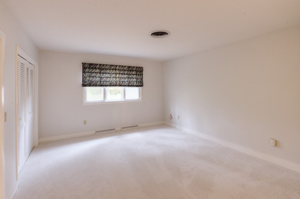 15 Meadowbrook Road Worcester, MA 01609 - Photo 29 of 42 Gallery Image 29