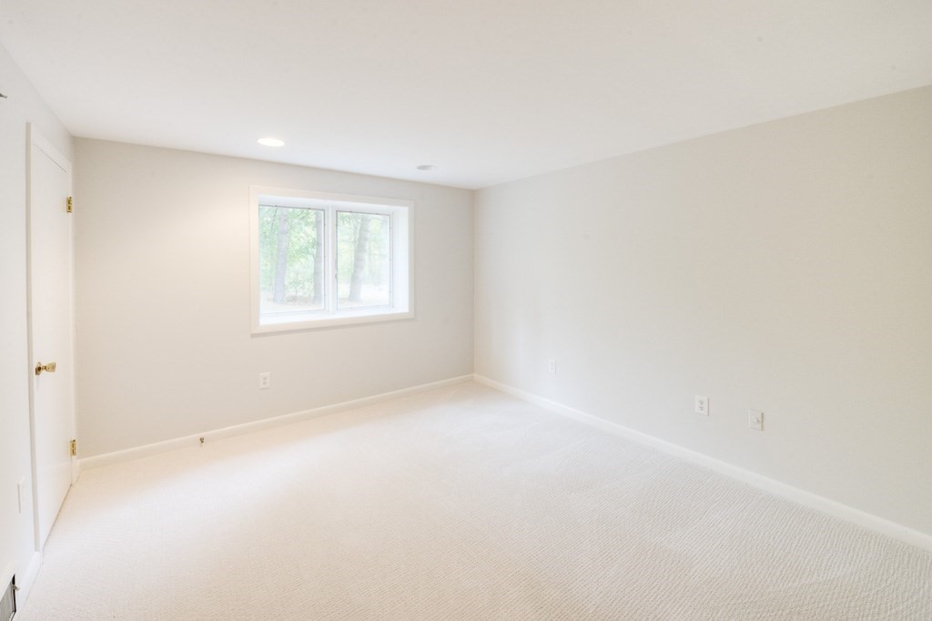 15 Meadowbrook Road Worcester, MA 01609 - Photo 39 of 42 Gallery Image 39