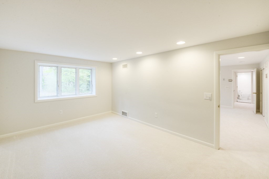 15 Meadowbrook Road Worcester, MA 01609 - Photo 40 of 42 Gallery Image 40