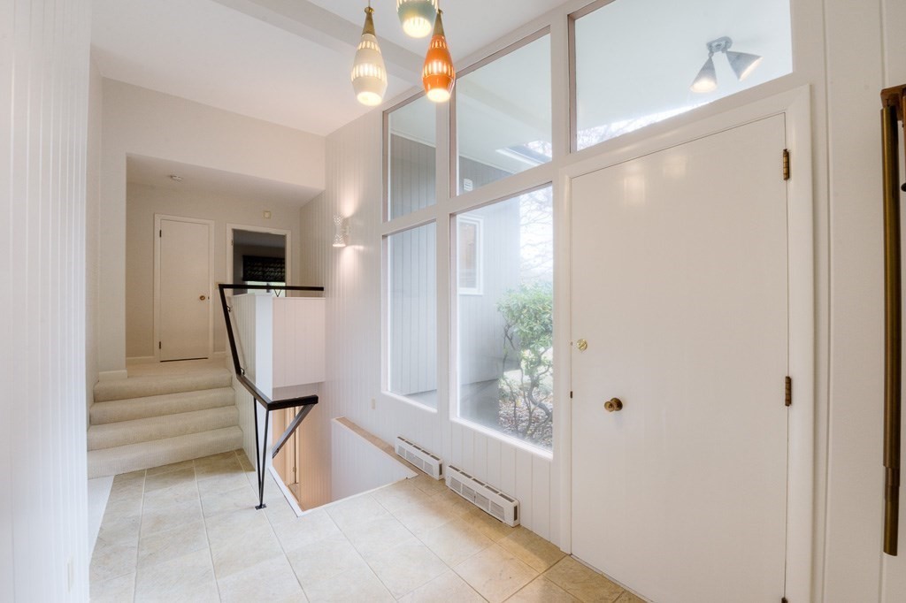 15 Meadowbrook Road Worcester, MA 01609 - Photo 6 of 42 Gallery Image 6
