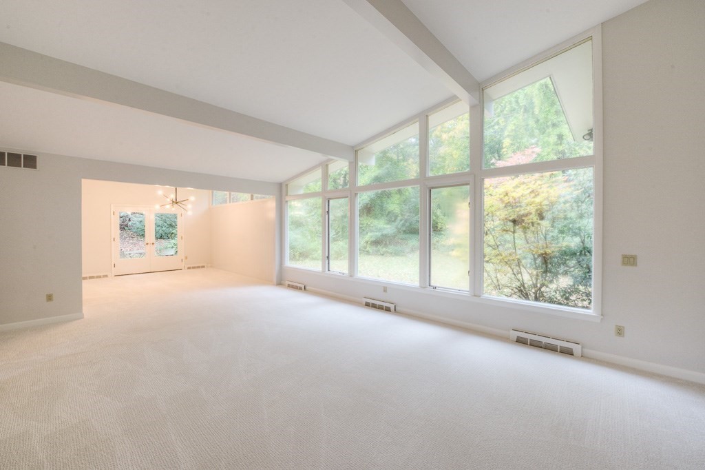 15 Meadowbrook Road Worcester, MA 01609 - Photo 10 of 42 Gallery Image 10
