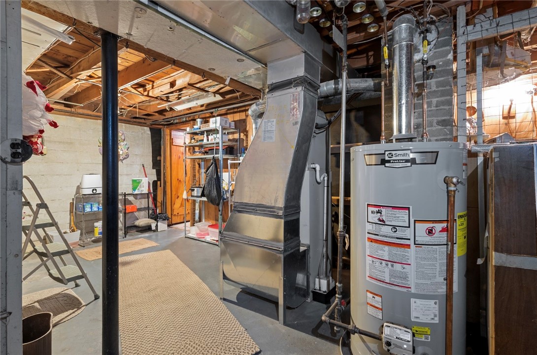 36 Dean Street Pawtucket, RI 02861 - Photo 27 of 34