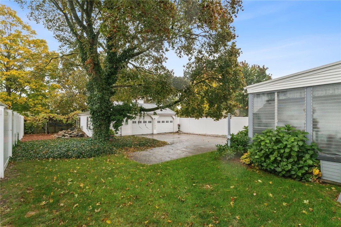 36 Dean Street Pawtucket, RI 02861 - Photo 29 of 34