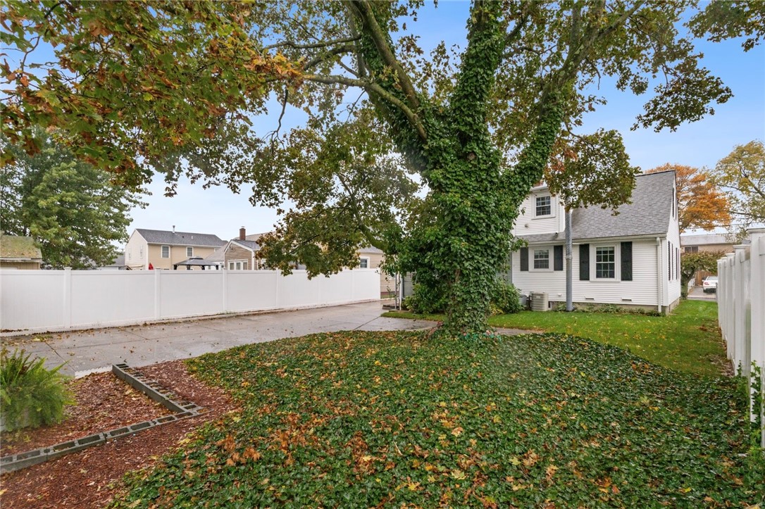 36 Dean Street Pawtucket, RI 02861 - Photo 30 of 34