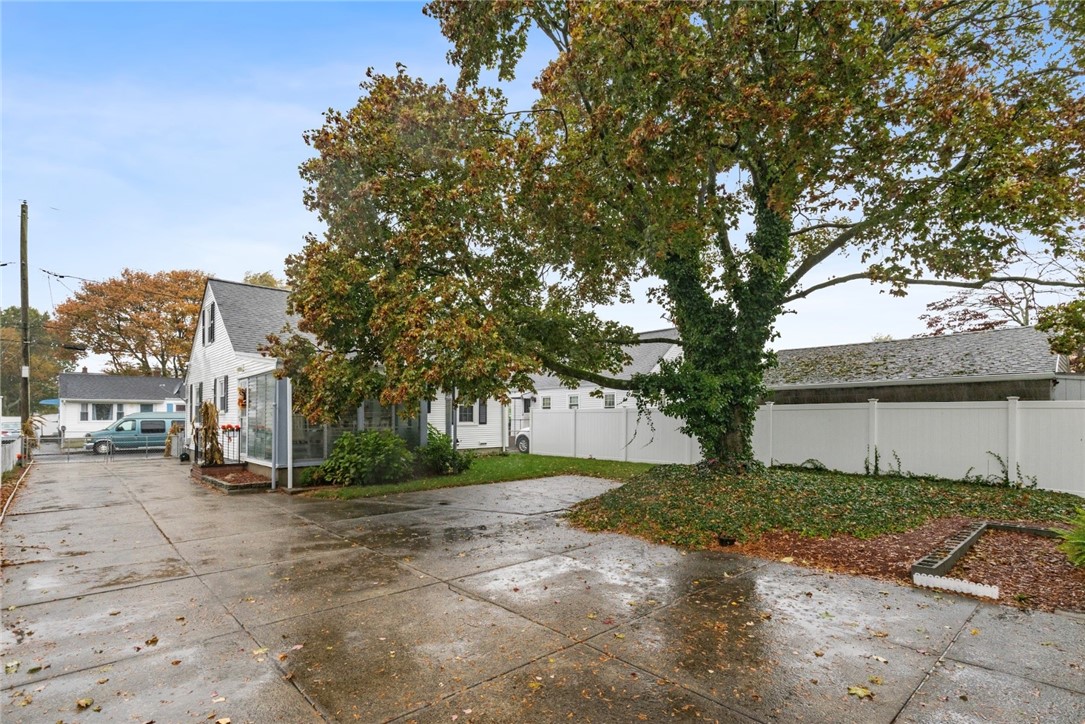 36 Dean Street Pawtucket, RI 02861 - Photo 31 of 34