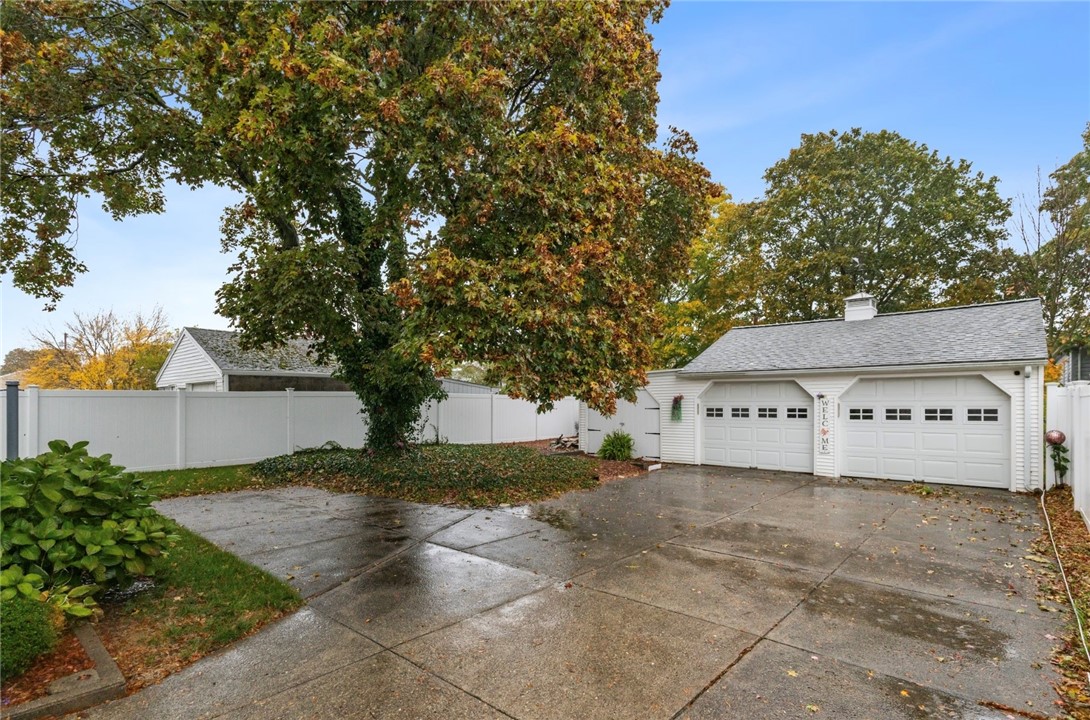 36 Dean Street Pawtucket, RI 02861 - Photo 32 of 34